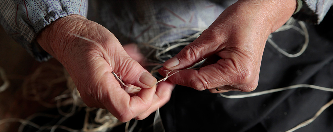 中川政七商店の「手績み手織り麻」