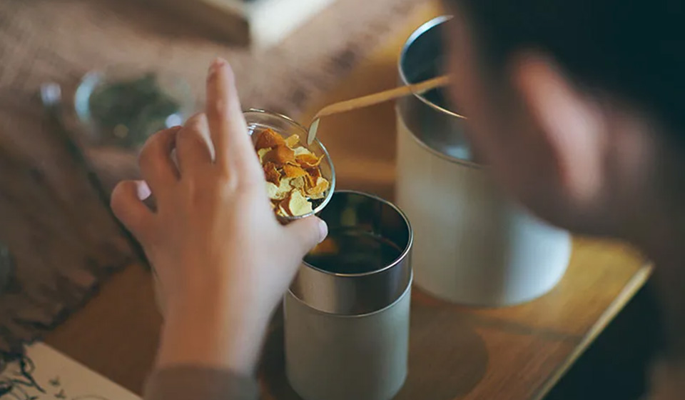 【中川政七商店 福岡天神店・渋谷店】9月 開催 「季節の香りを楽しむ、フレーバー番茶づくり」ワークショップ