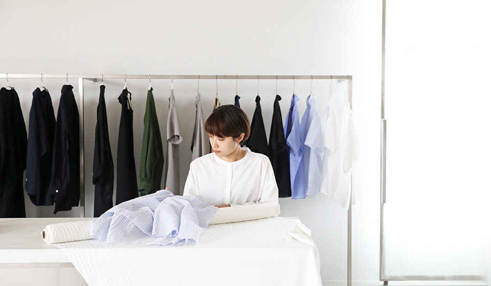 【中川政七商店 渋谷店】:HUIS 遠州織物の育つ服